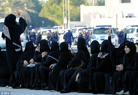 5726 11 بنات البحرين - تفوق بنات البحرين هنادي منير